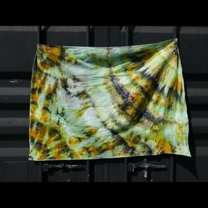 Tie-dyed bath towel